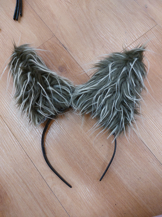 Wolf Ears - dark brown fleck