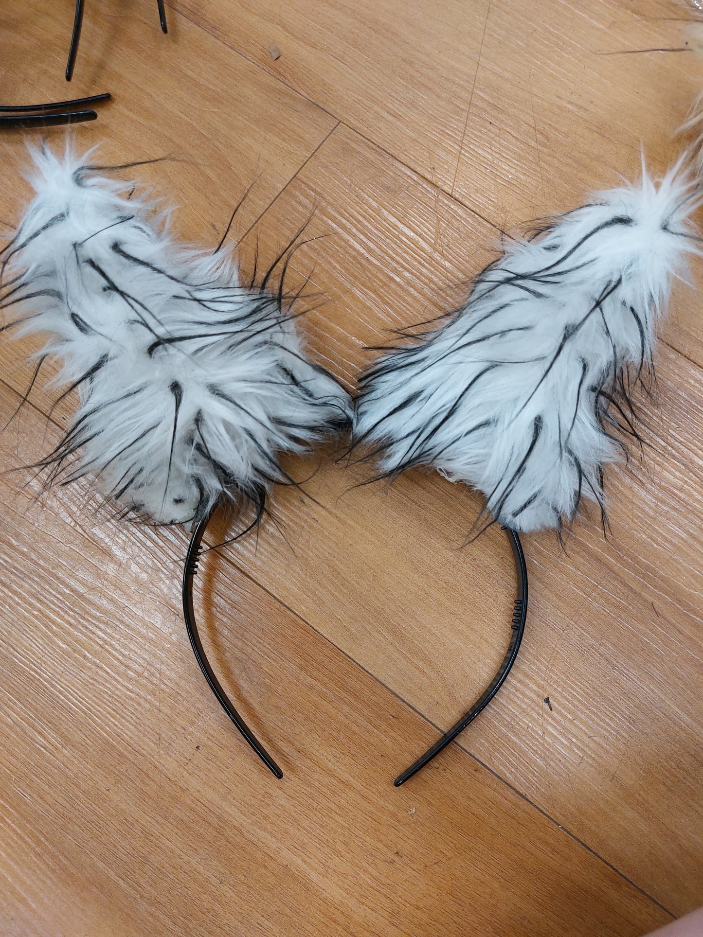 Wolf Ears - white & black