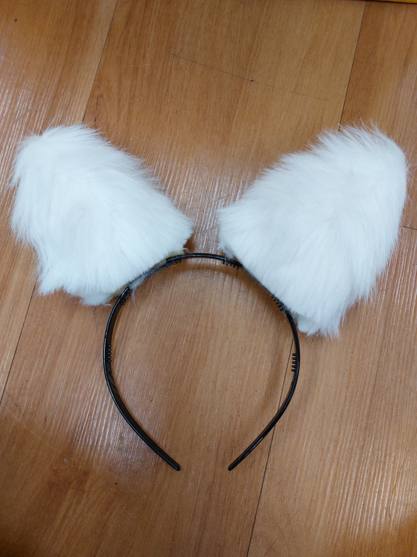 Wolf Ears - White 1