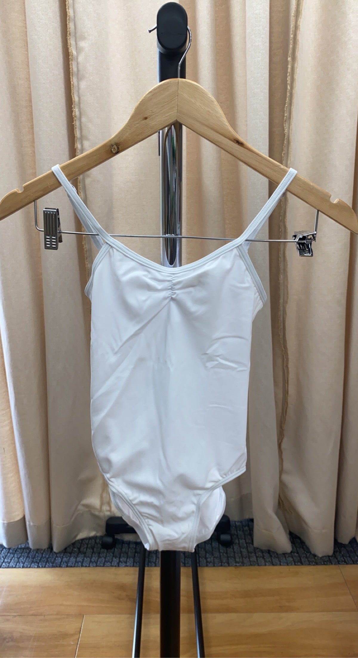 White Leotards Primmer